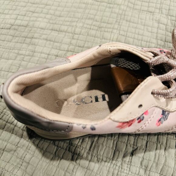 Coach Rose floral MXM Runner Sneakers woman’s 8 - Picture 8 of 10